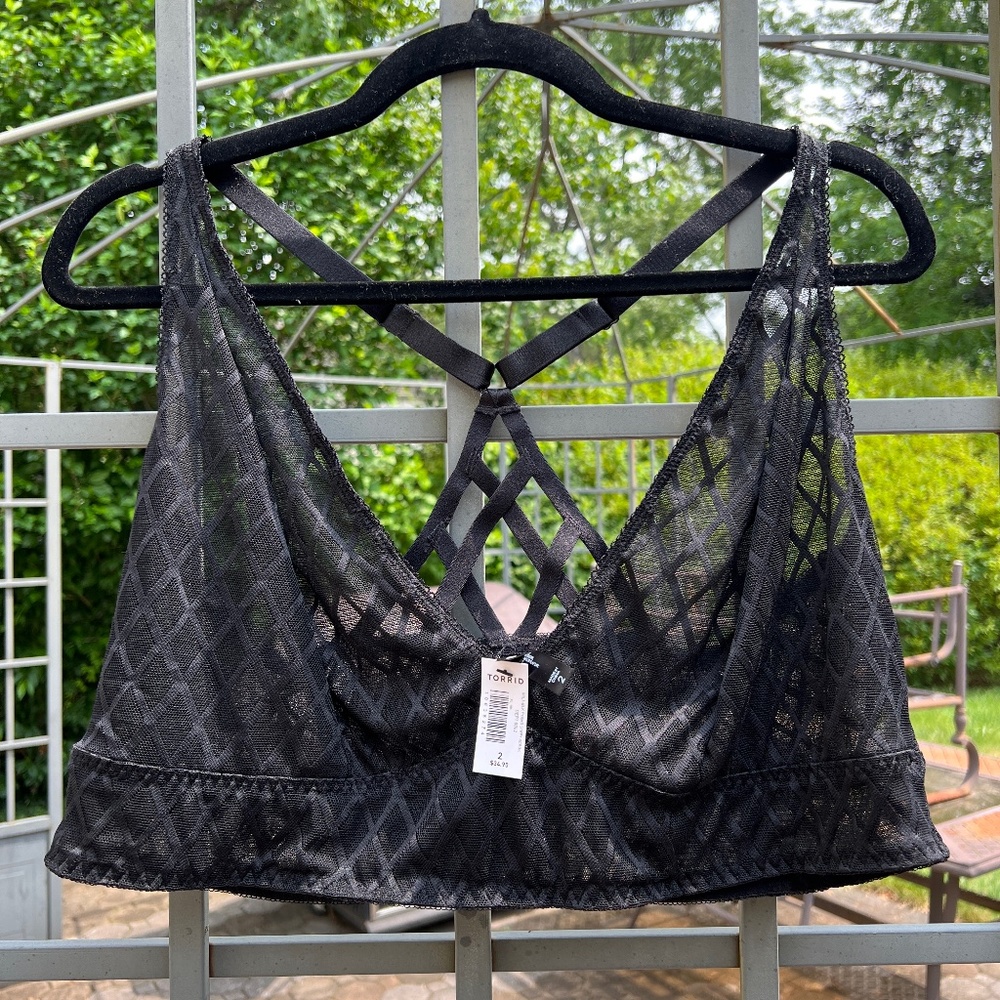 NWT Torrid Strappy Racerback Bralette - Size 2 (18-20)